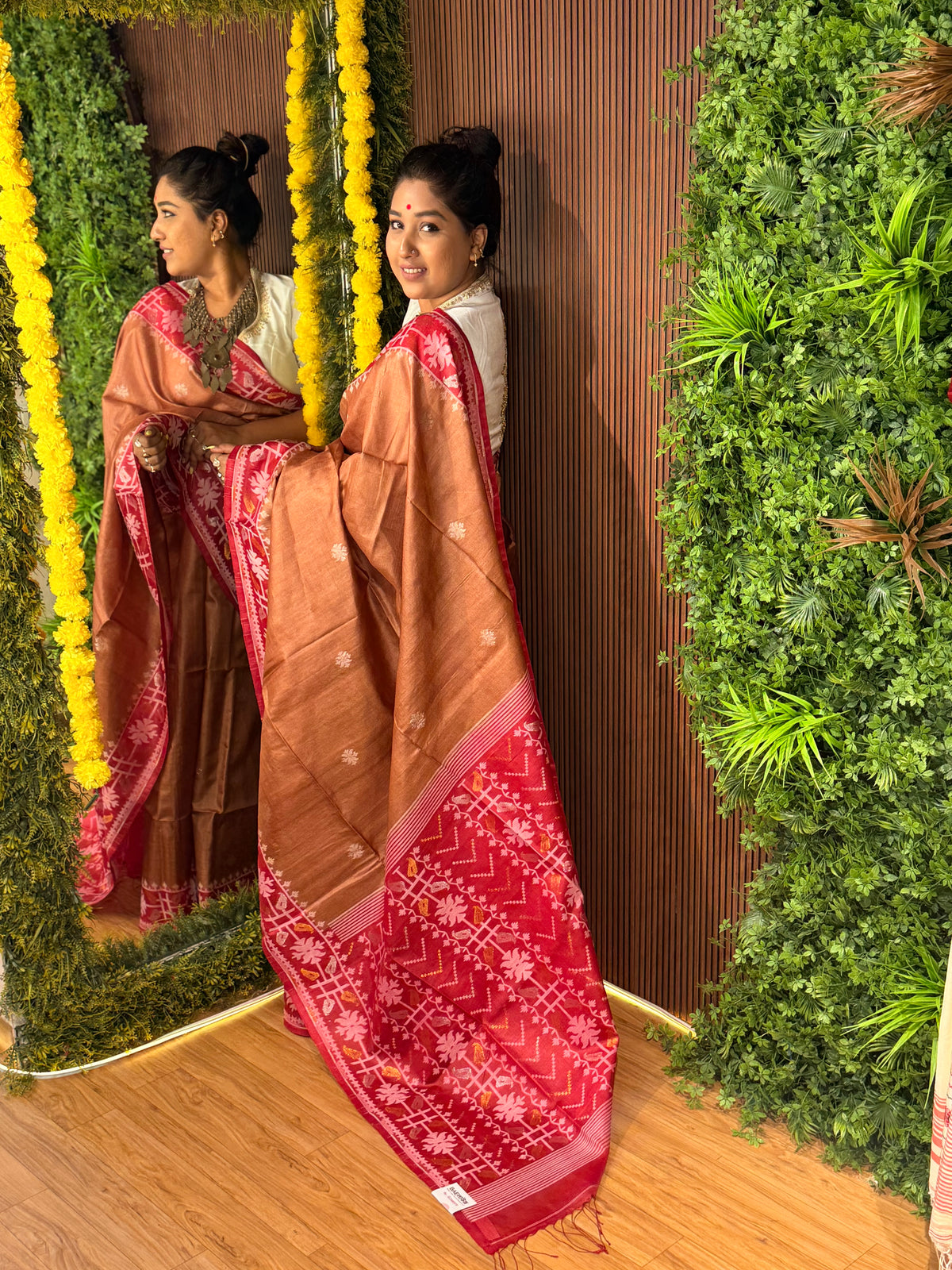 Pure Gachi By Gachi Tussar Jamdani Contrast paar Saree