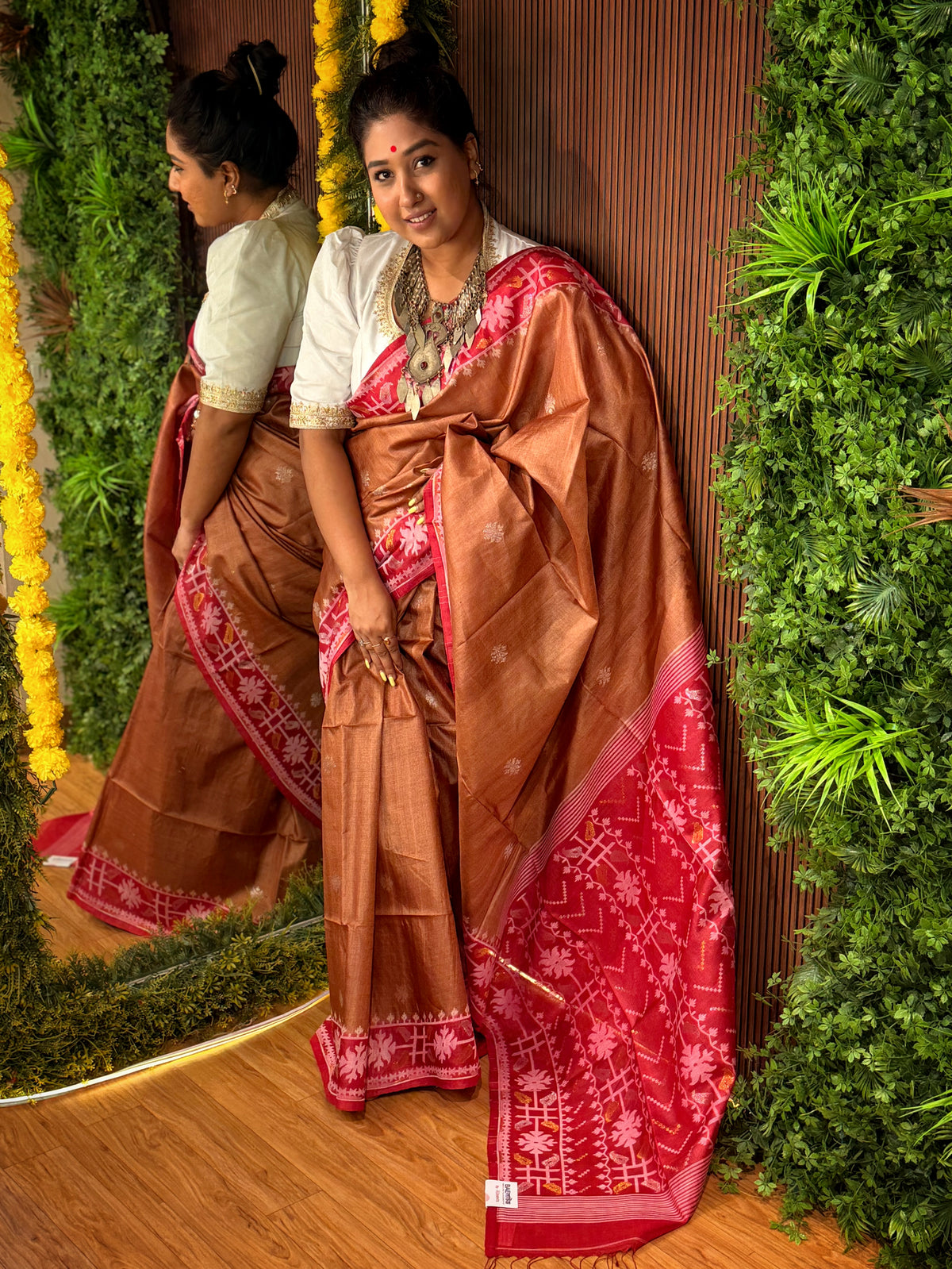 Pure Gachi By Gachi Tussar Jamdani Contrast paar Saree
