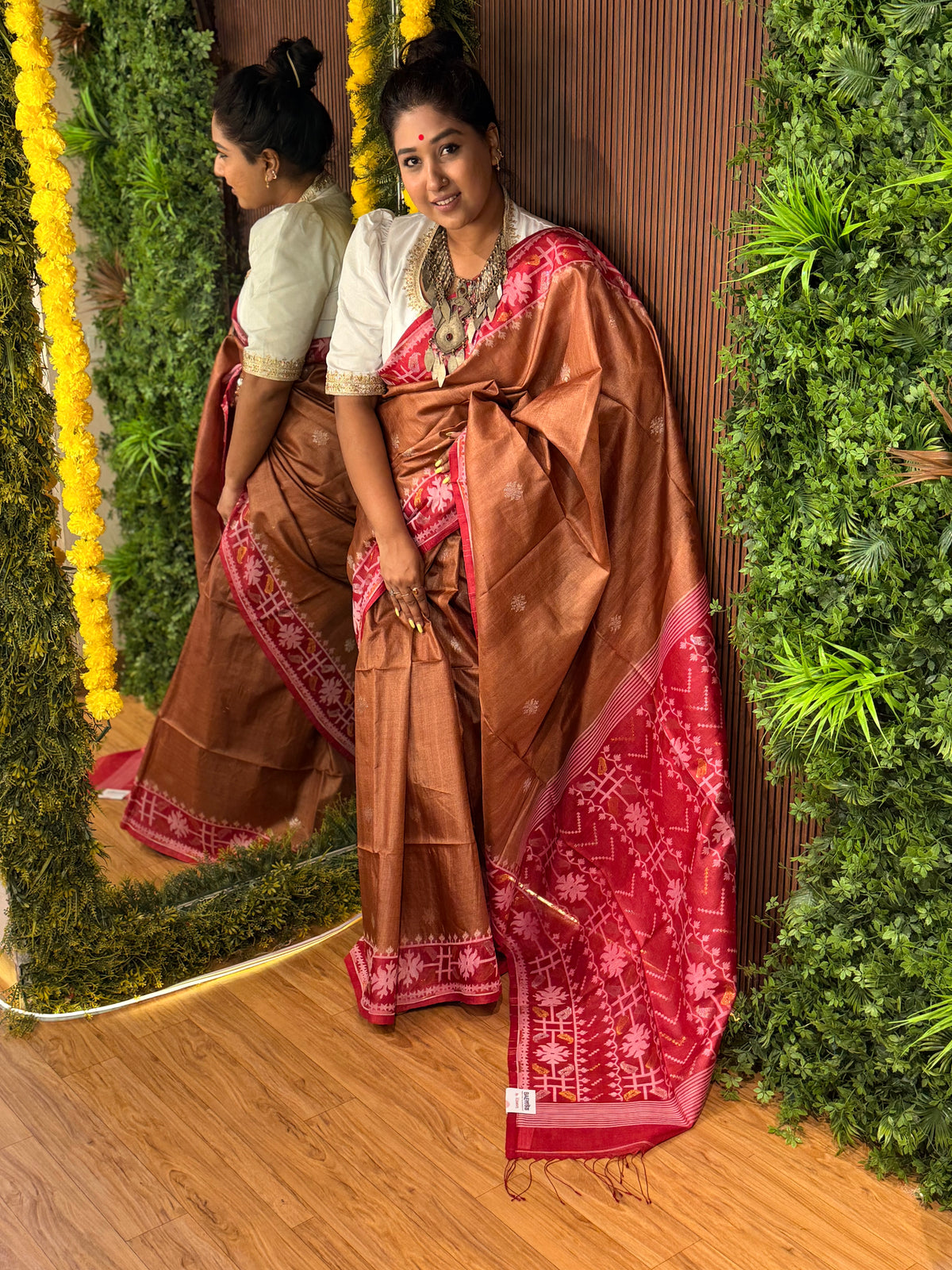 Pure Gachi By Gachi Tussar Jamdani Contrast paar Saree
