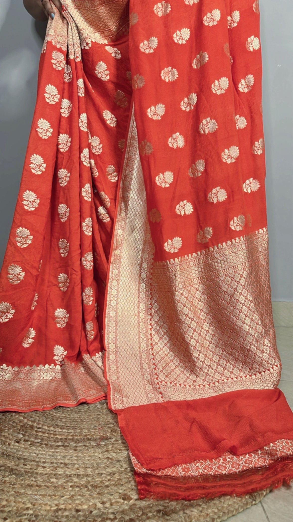 Pure Crepe Karwa Buta Saree